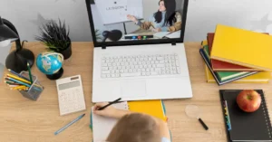 Online Learning Programs Adapt to Student Needs